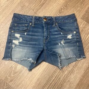American Eagle Low Rise Denim Jeans Shorts size 4 Medium Wash Distressed